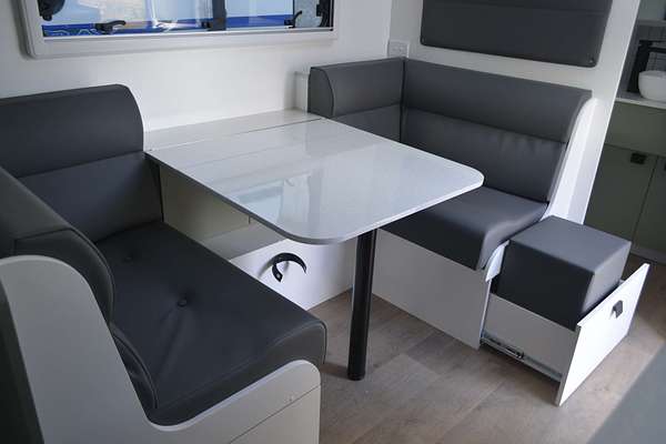 2025 New Age Manta Ray 18ft Embark MY25