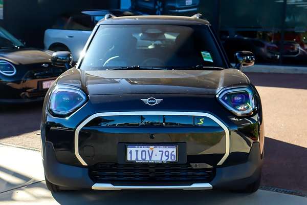 2024 MINI Aceman SE Favoured J05