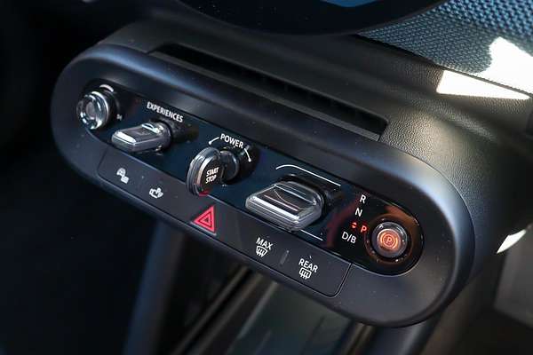 2024 MINI Aceman SE Favoured J05