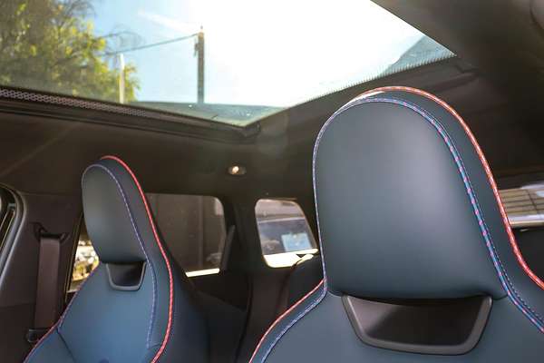 2024 MINI Aceman SE Favoured J05