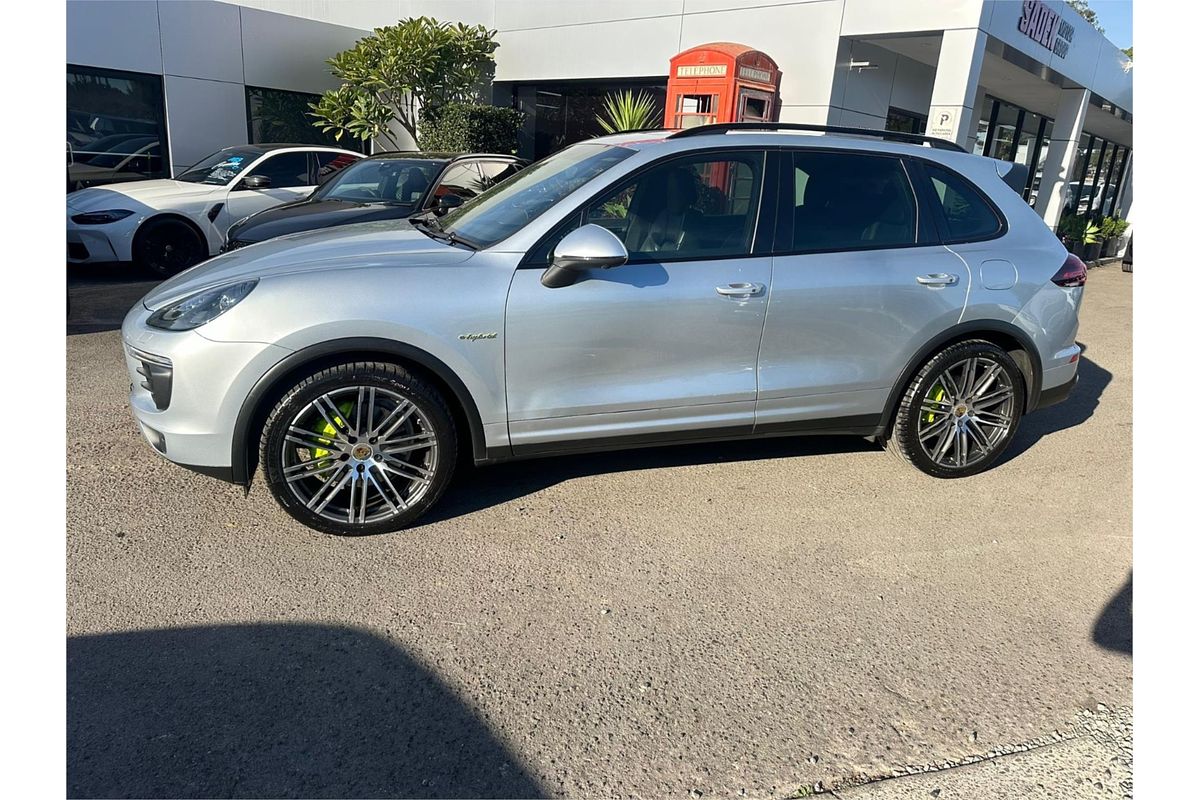 2015 Porsche Cayenne S E-Hybrid 92A