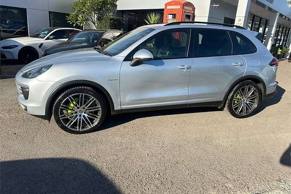 2015 Porsche Cayenne S E-Hybrid 92A