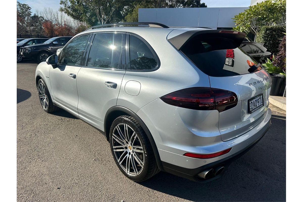 2015 Porsche Cayenne S E-Hybrid 92A