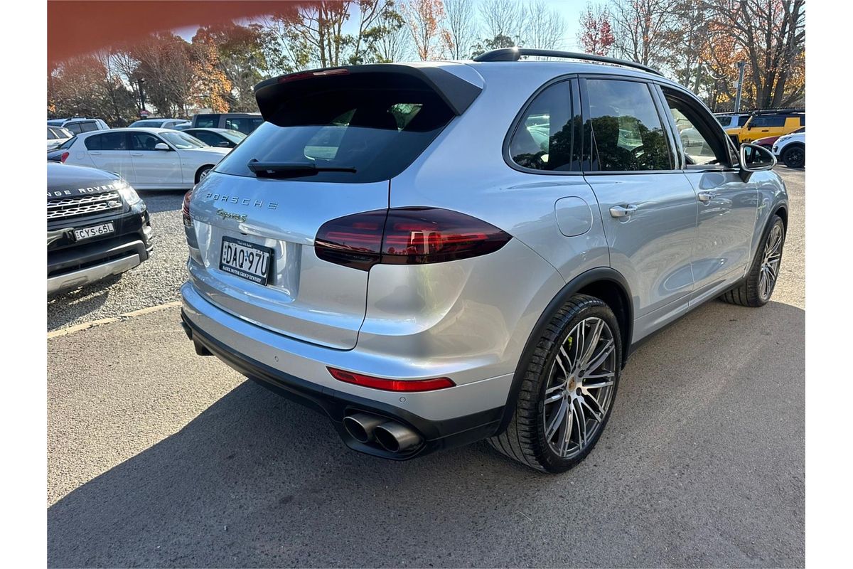 2015 Porsche Cayenne S E-Hybrid 92A