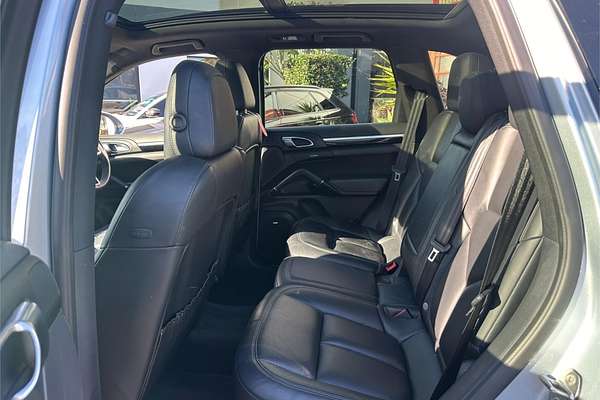 2015 Porsche Cayenne S E-Hybrid 92A