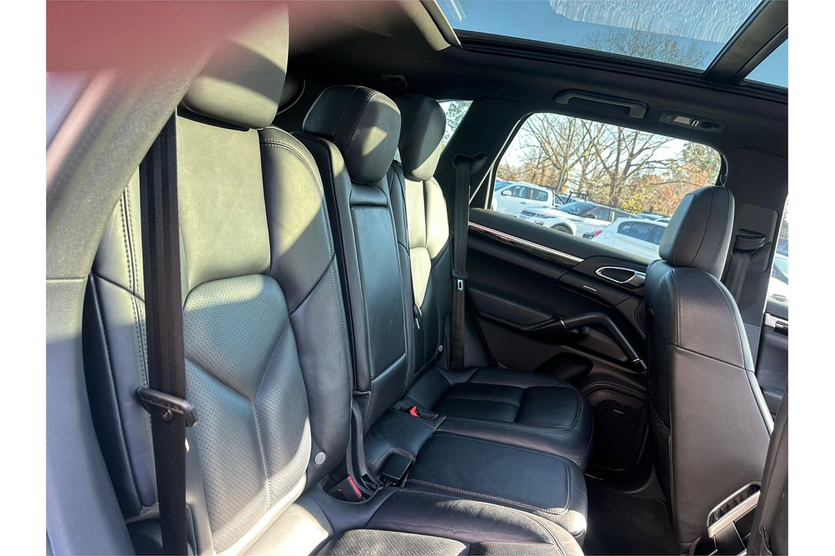 2015 Porsche Cayenne S E-Hybrid 92A