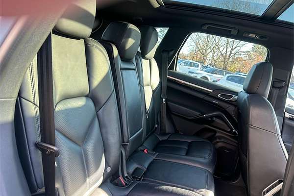 2015 Porsche Cayenne S E-Hybrid 92A