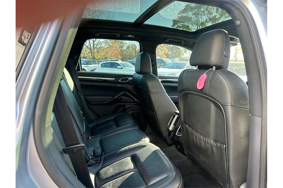 2015 Porsche Cayenne S E-Hybrid 92A