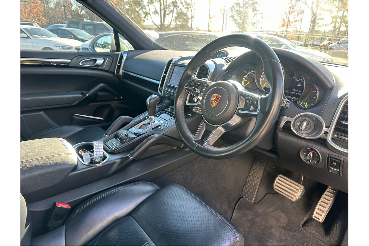 2015 Porsche Cayenne S E-Hybrid 92A