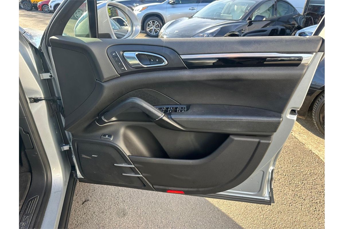 2015 Porsche Cayenne S E-Hybrid 92A