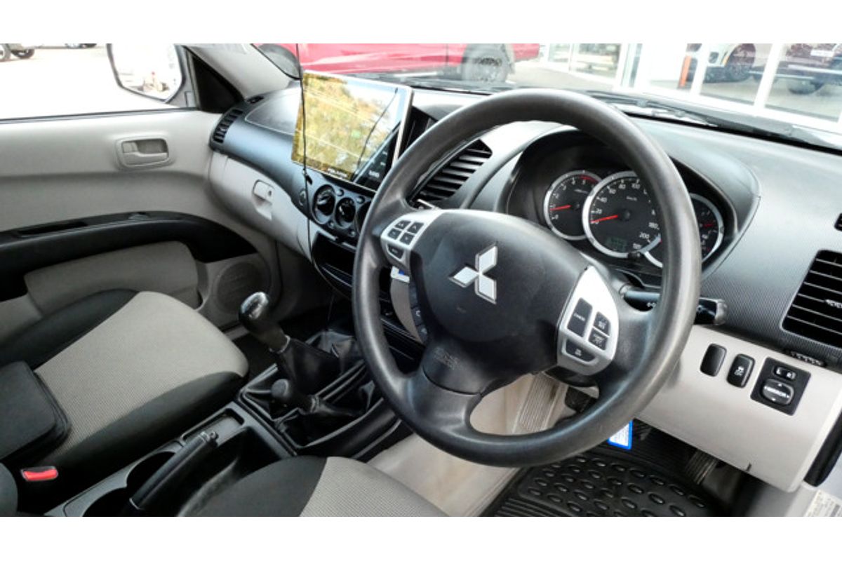 2014 Mitsubishi Triton GLX MN 4X4