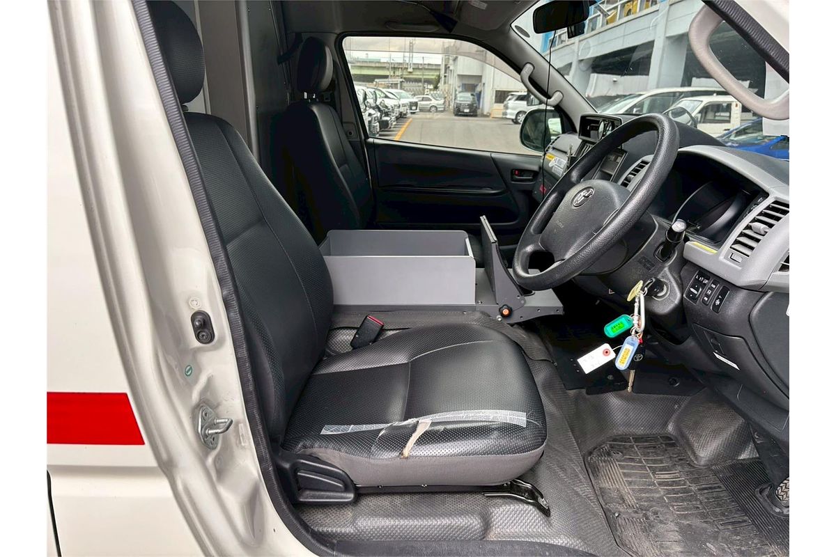 2013 Toyota Hiace 4WD
