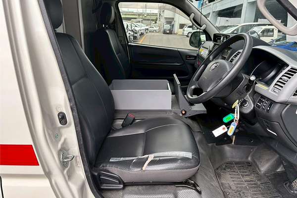 2013 Toyota Hiace 4WD