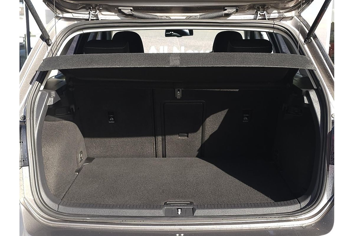 2013 Volkswagen Golf 103TSI Highline 7