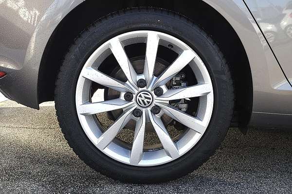 2013 Volkswagen Golf 103TSI Highline 7