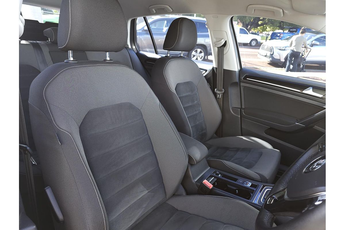2013 Volkswagen Golf 103TSI Highline 7