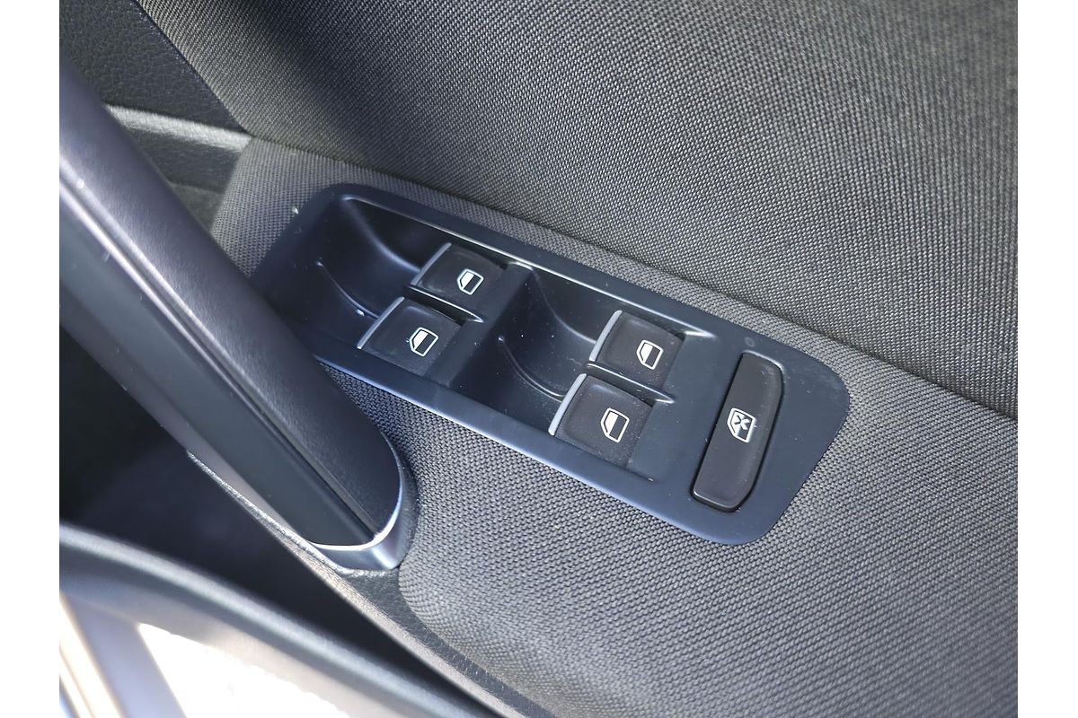 2013 Volkswagen Golf 103TSI Highline 7