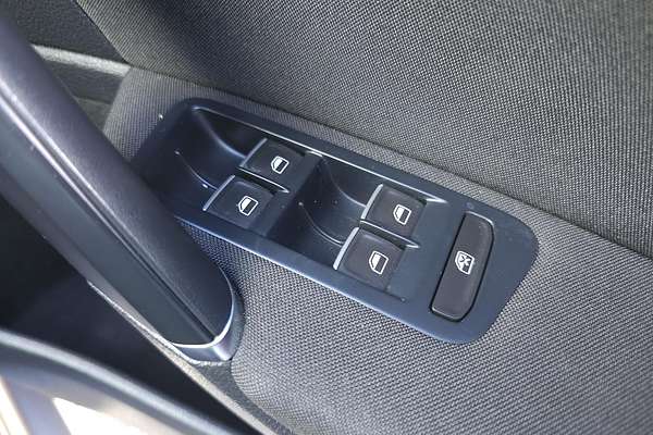 2013 Volkswagen Golf 103TSI Highline 7