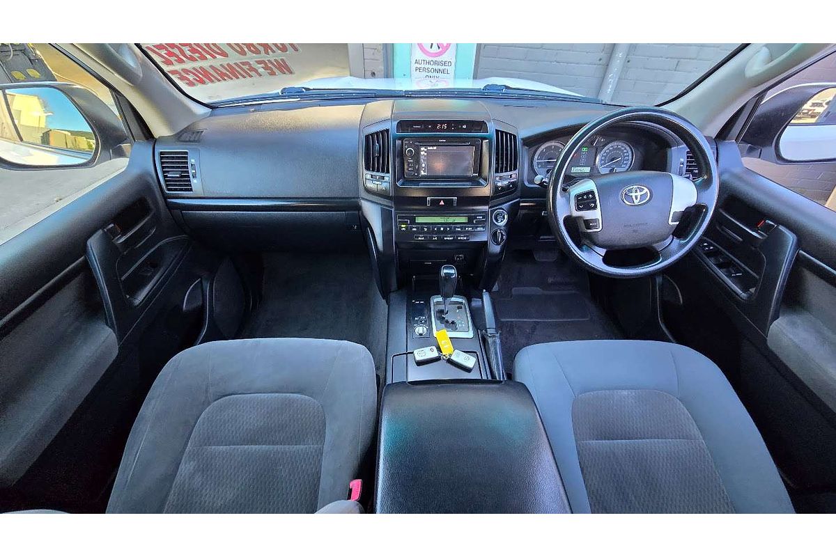 2014 Toyota Landcruiser GXL VDJ200R