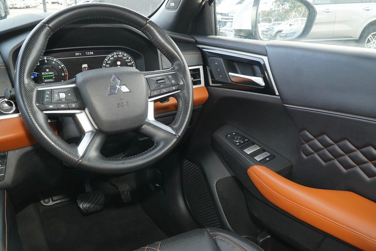 2022 Mitsubishi Outlander Exceed Tourer ZM