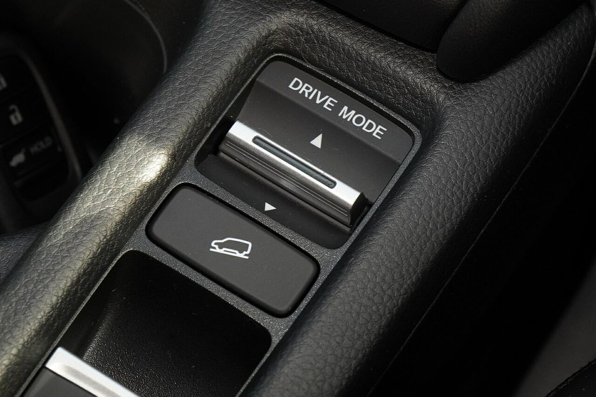 2023 Honda HR-V e:HEV L