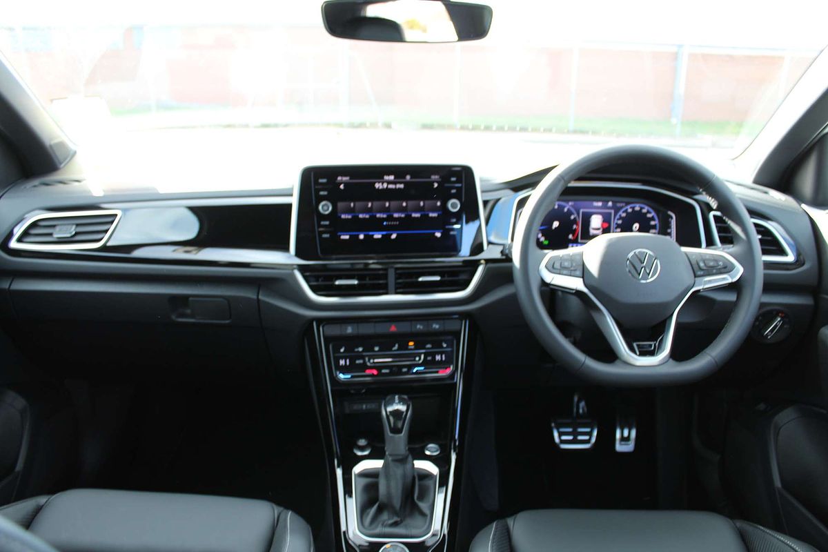 2025 Volkswagen T-Roc 140TSI R-Line D11