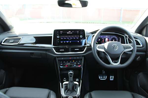 2025 Volkswagen T-Roc 140TSI R-Line D11