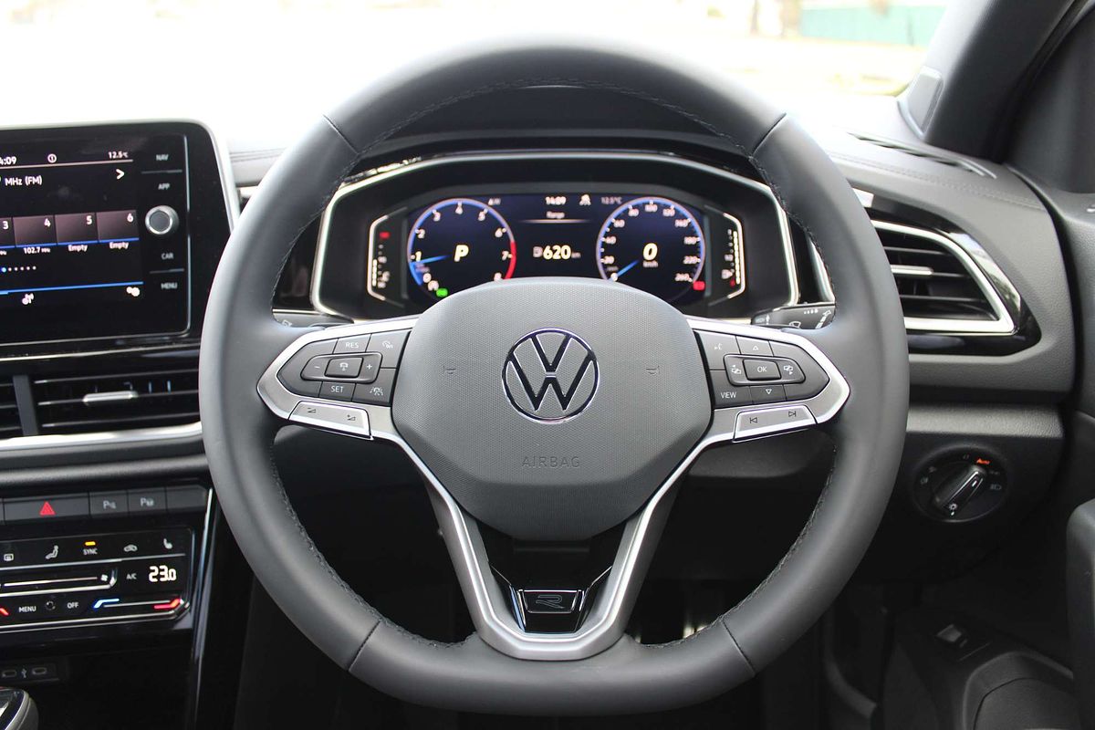 2025 Volkswagen T-Roc 140TSI R-Line D11