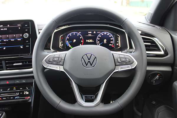 2025 Volkswagen T-Roc 140TSI R-Line D11