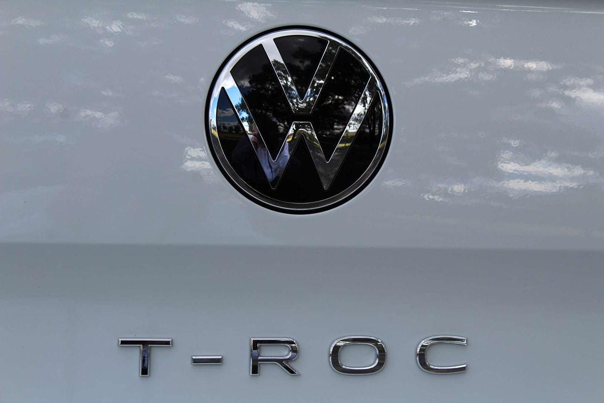 2025 Volkswagen T-Roc 140TSI R-Line D11