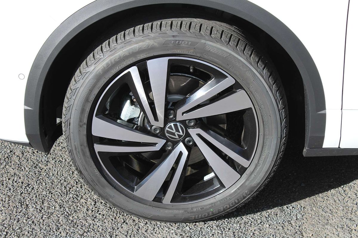 2025 Volkswagen T-Roc 140TSI R-Line D11