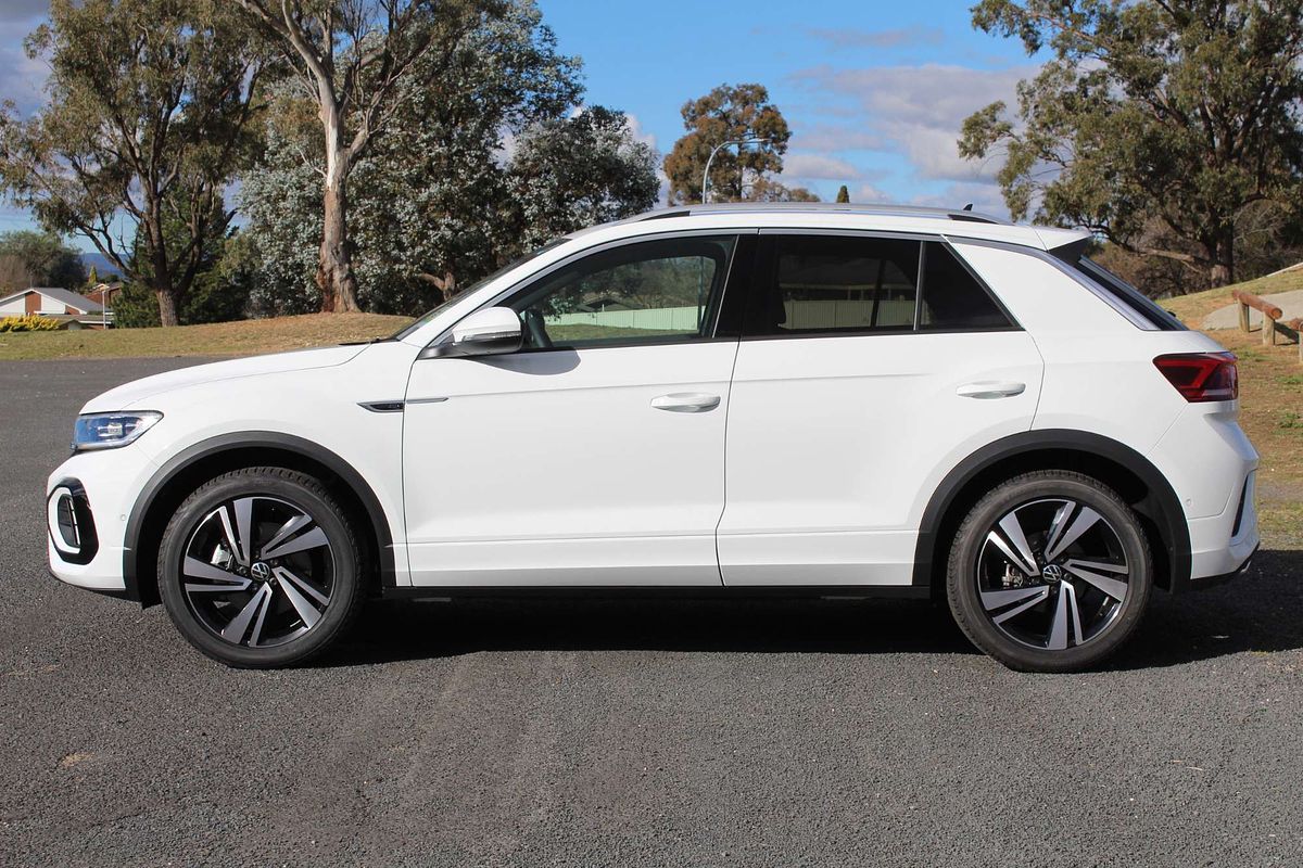 2025 Volkswagen T-Roc 140TSI R-Line D11