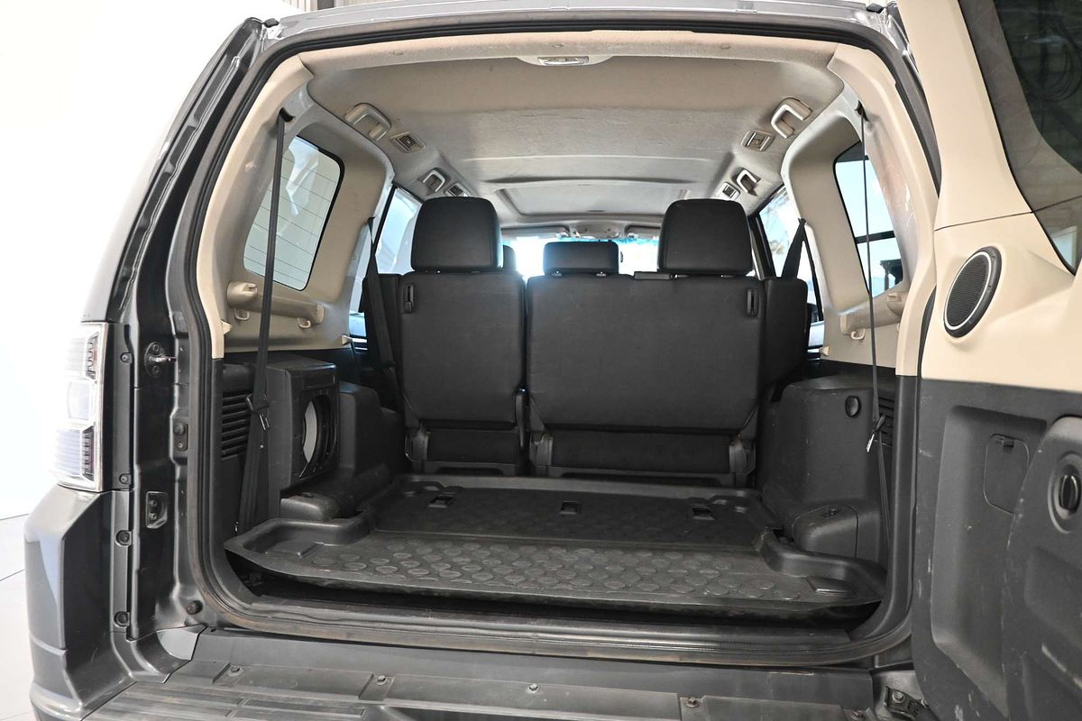 2014 Mitsubishi Pajero Exceed NX