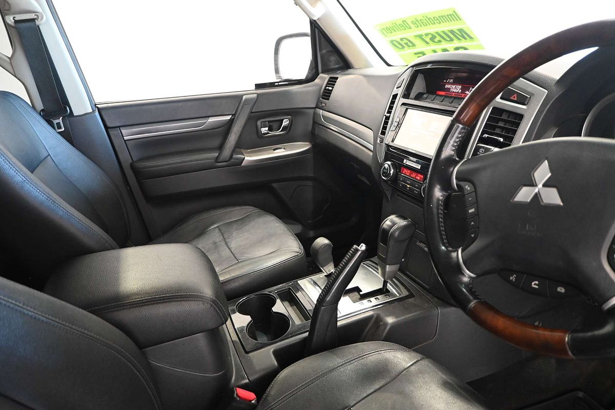 2014 Mitsubishi Pajero Exceed NX