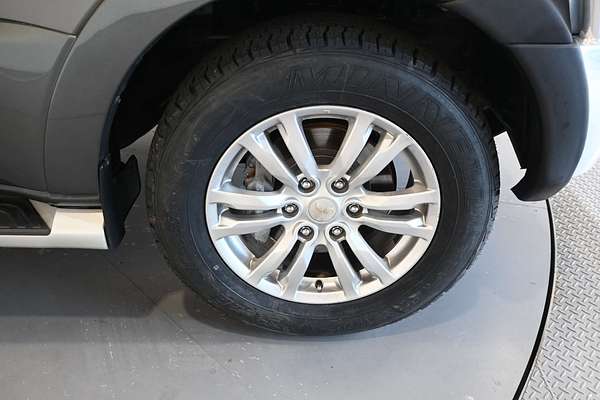2014 Mitsubishi Pajero Exceed NX
