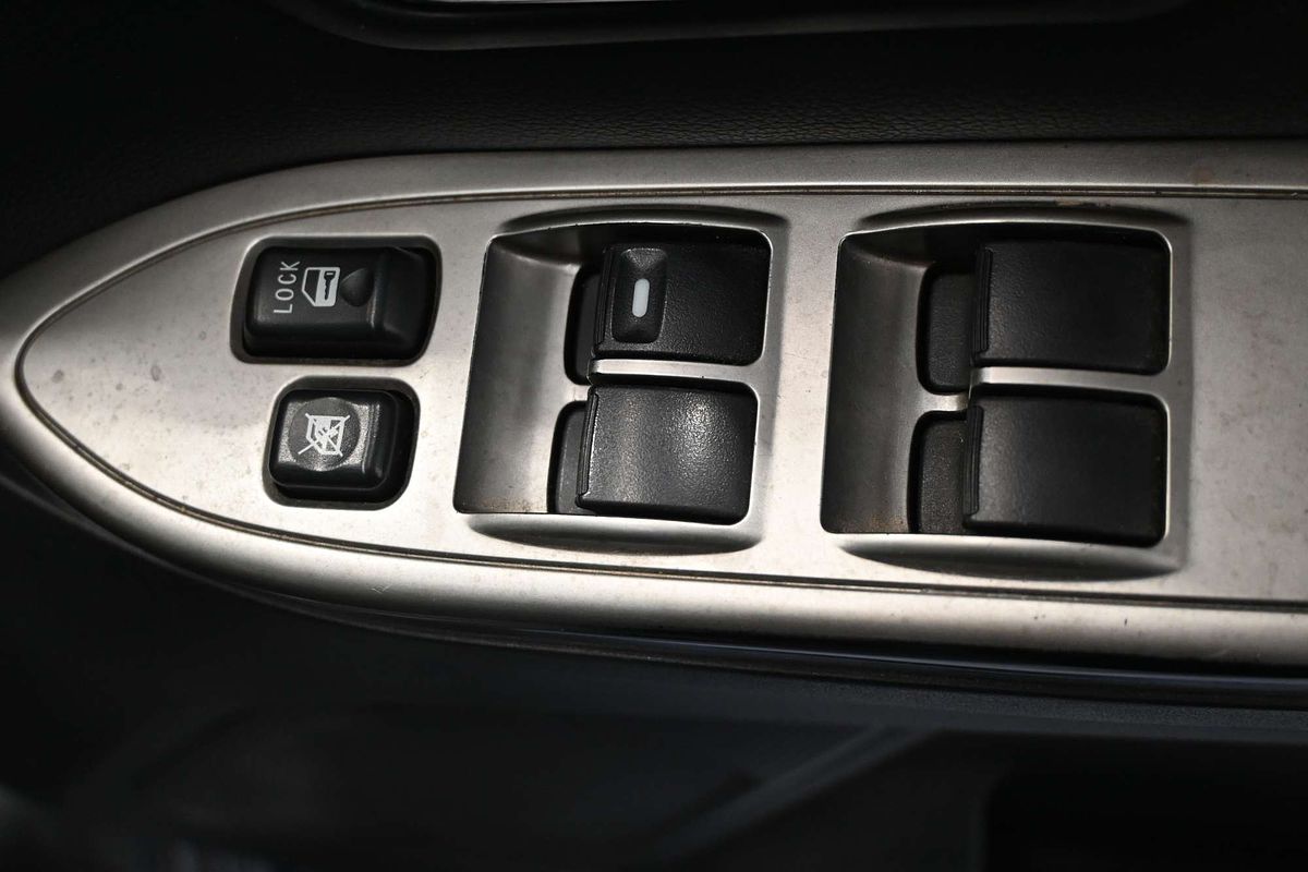 2014 Mitsubishi Pajero Exceed NX