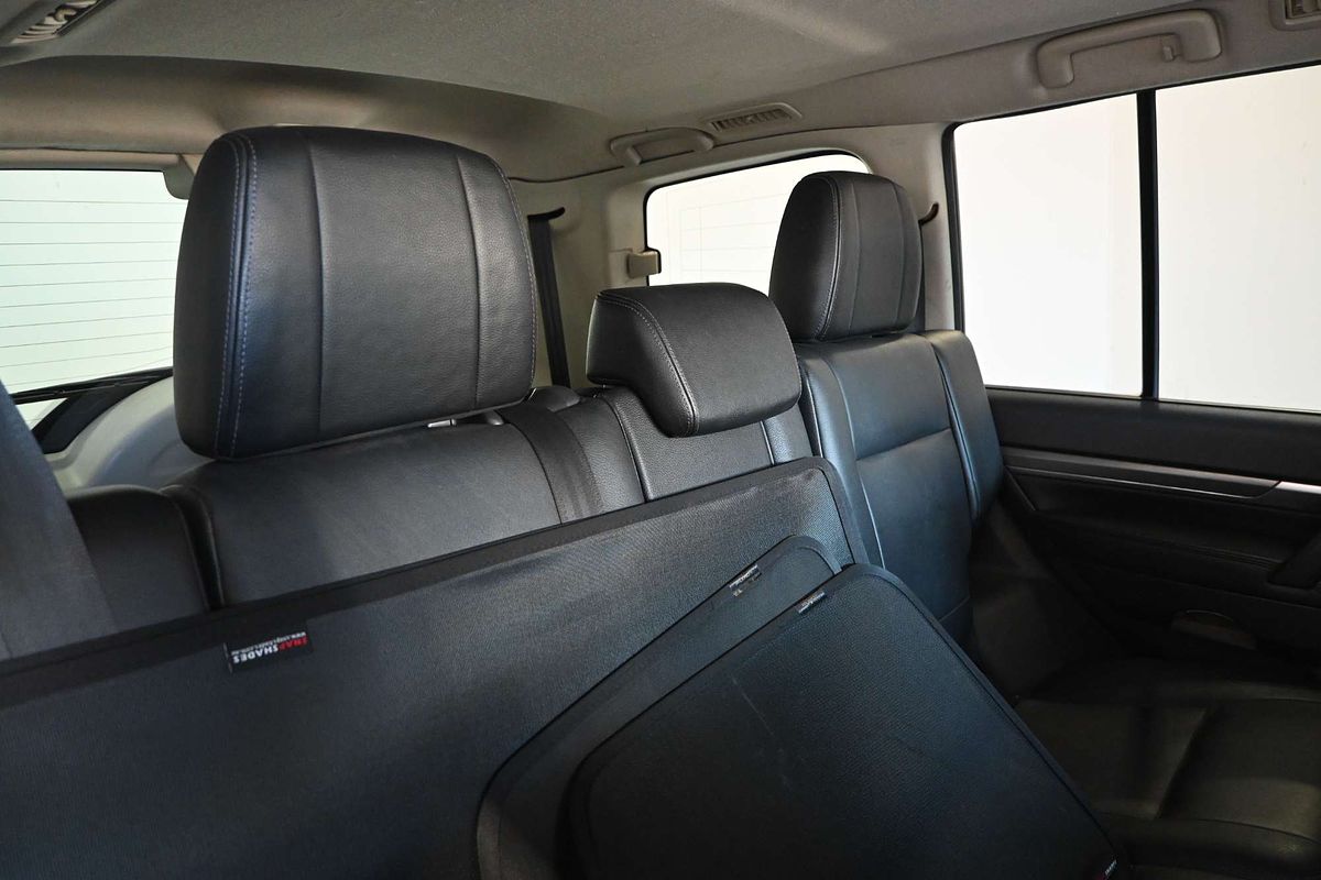 2014 Mitsubishi Pajero Exceed NX