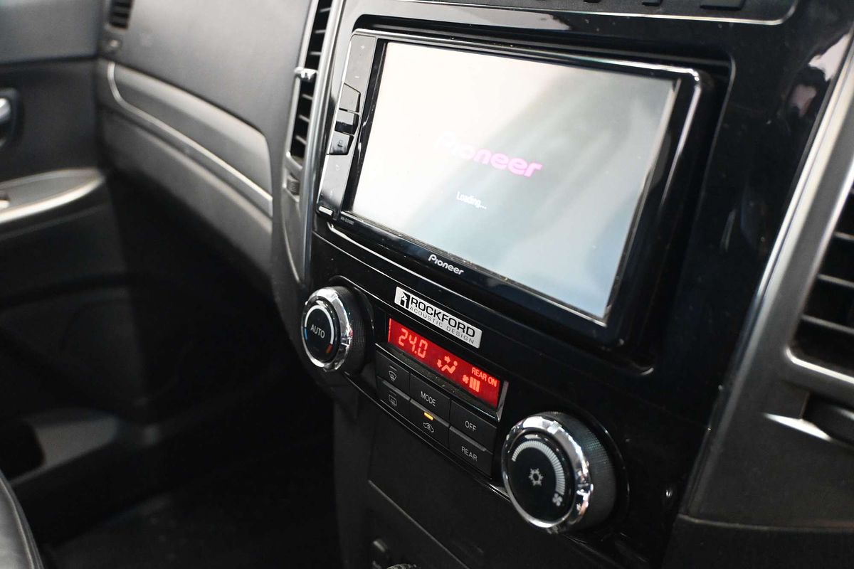 2014 Mitsubishi Pajero Exceed NX