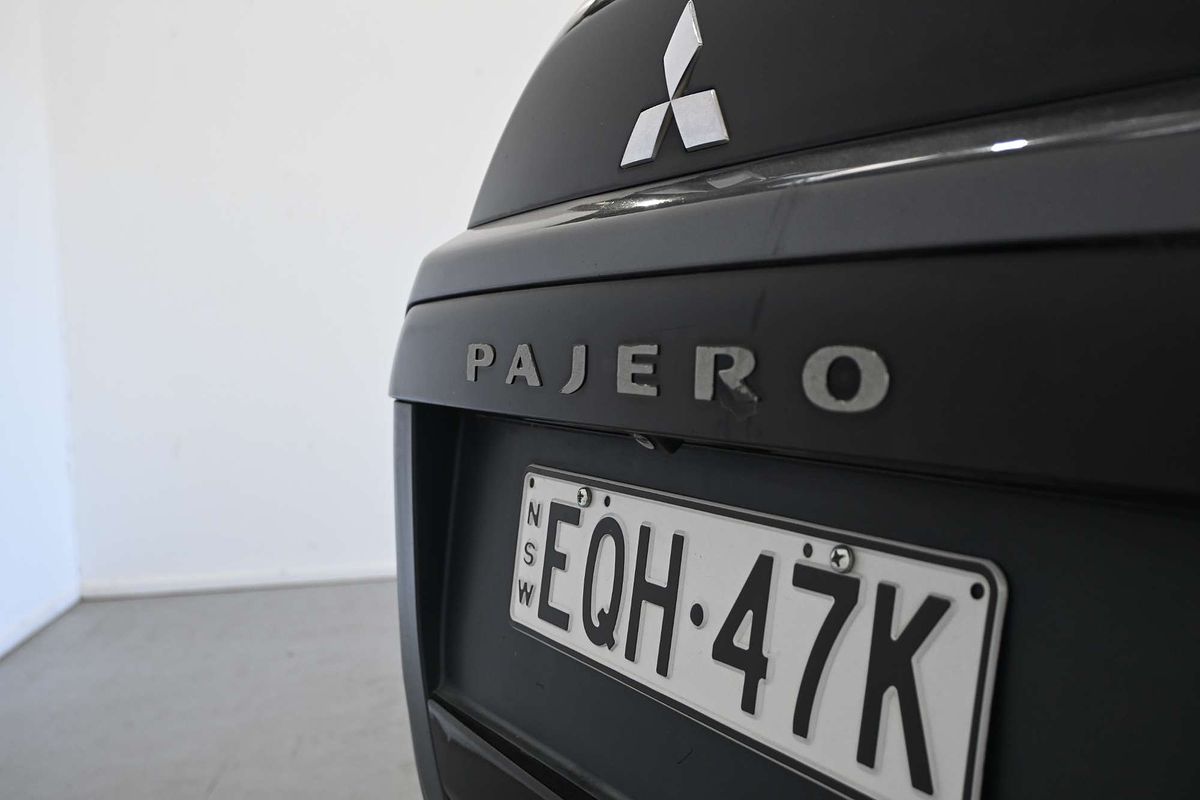 2014 Mitsubishi Pajero Exceed NX