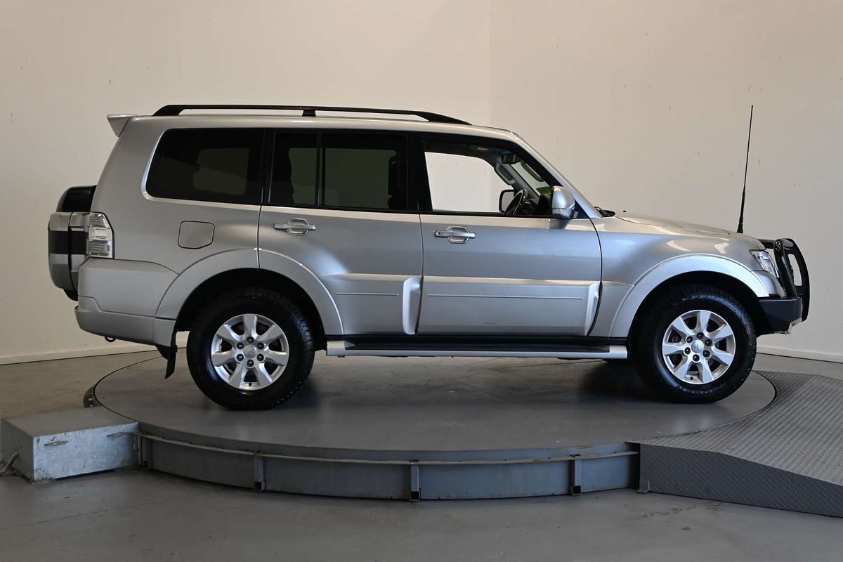 2020 Mitsubishi Pajero