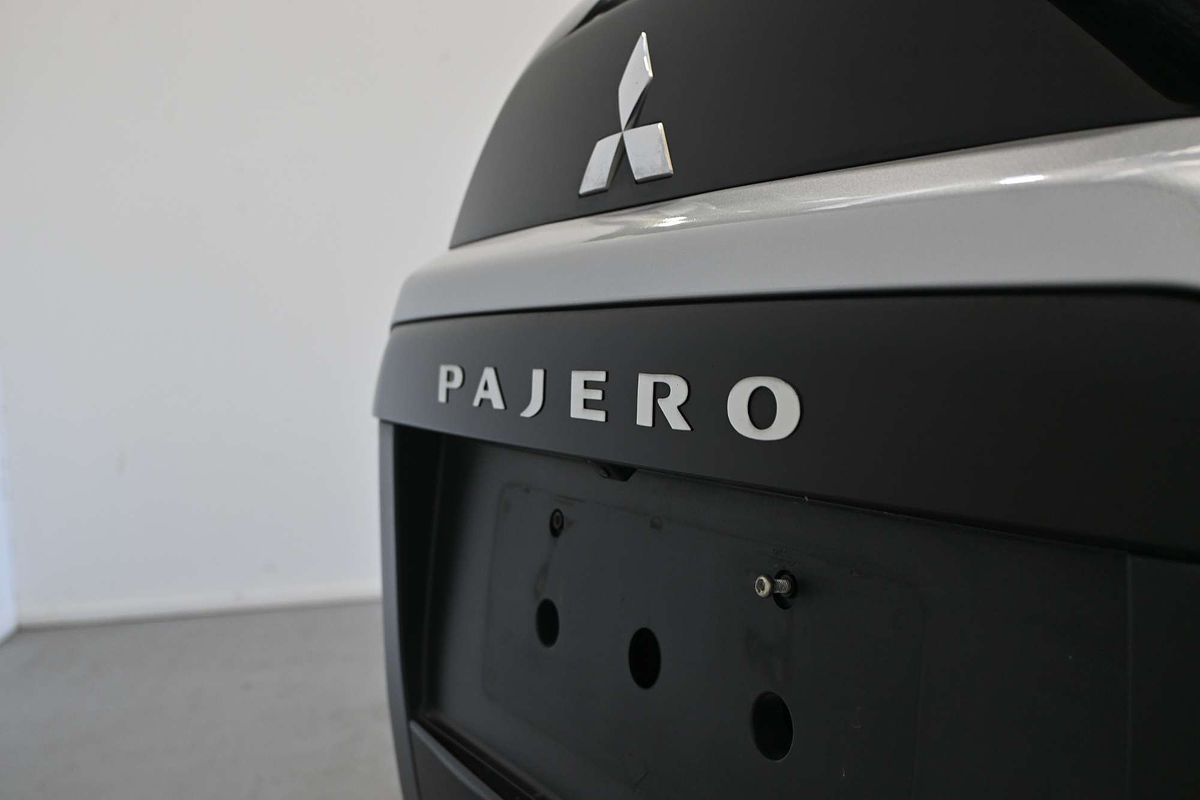 2020 Mitsubishi Pajero