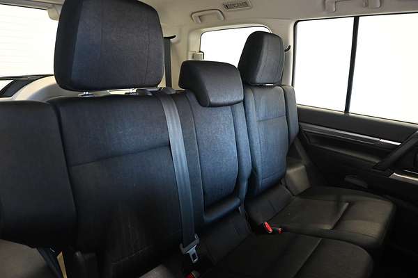 2020 Mitsubishi Pajero