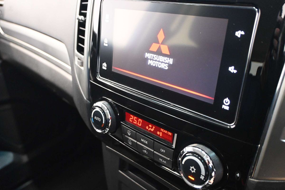 2020 Mitsubishi Pajero