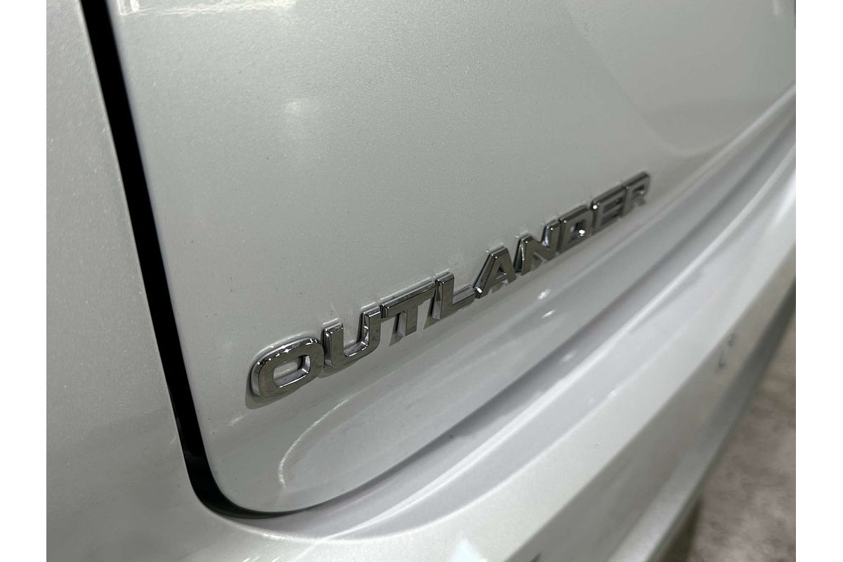 2023 Mitsubishi Outlander Exceed Tourer ZM