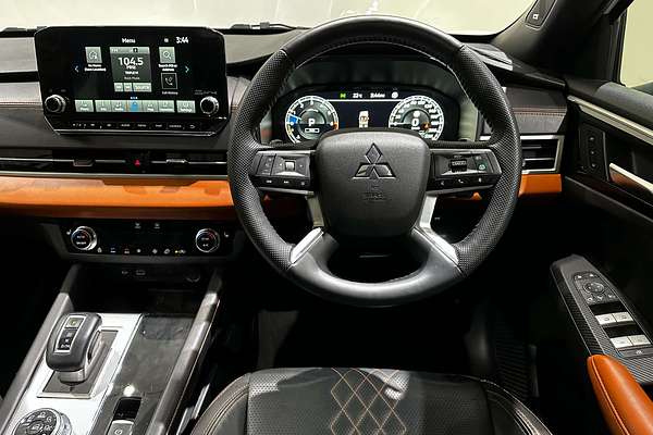 2023 Mitsubishi Outlander Exceed Tourer ZM