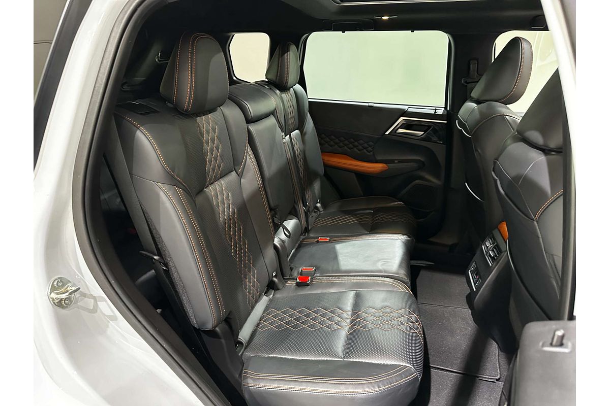 2023 Mitsubishi Outlander Exceed Tourer ZM