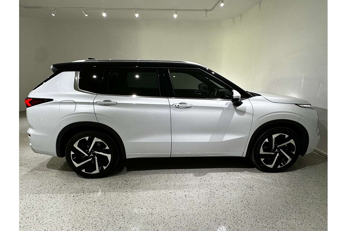 2023 Mitsubishi Outlander Exceed Tourer ZM