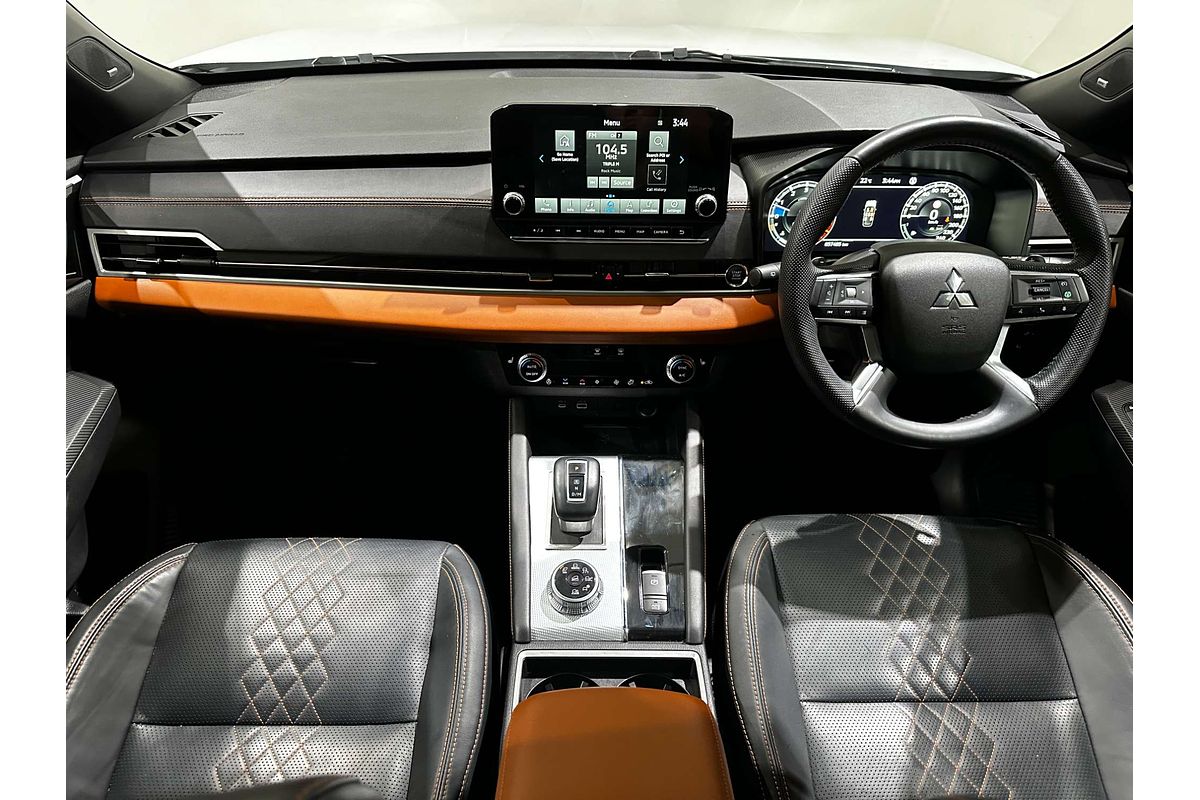 2023 Mitsubishi Outlander Exceed Tourer ZM