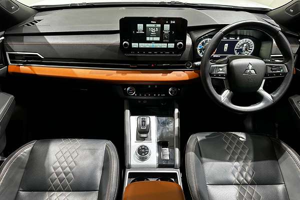 2023 Mitsubishi Outlander Exceed Tourer ZM