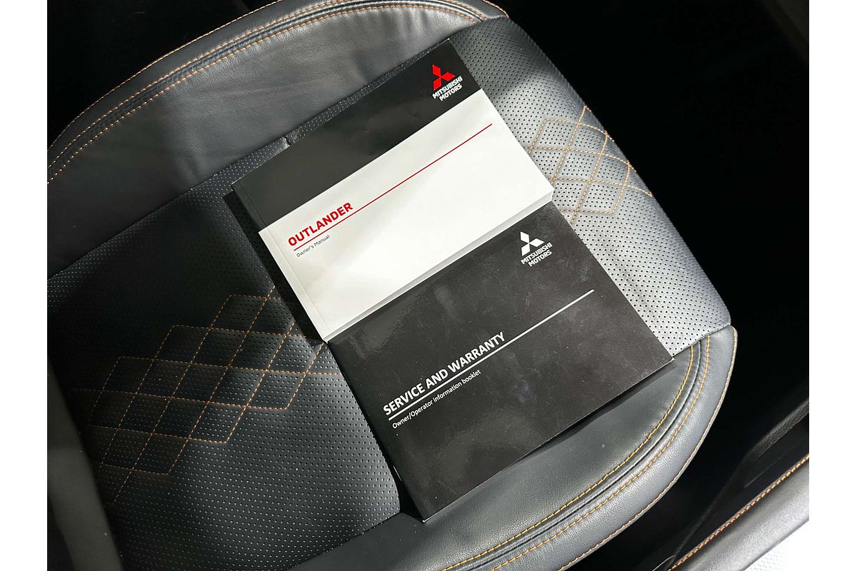 2023 Mitsubishi Outlander Exceed Tourer ZM